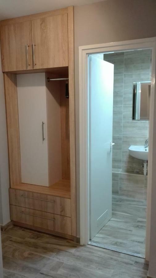 Baross Apartman Kaposvár エクステリア 写真